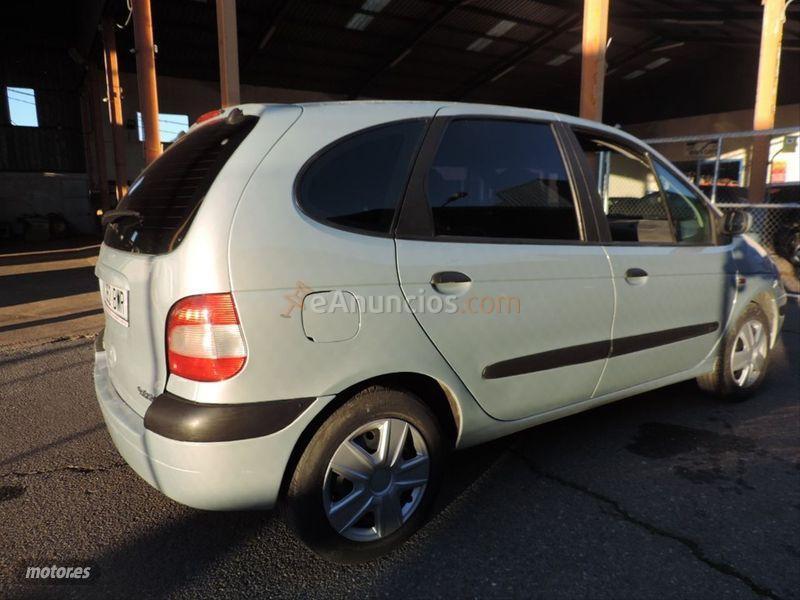 Renault Megane SCENIC EXPRESSION 1.9DCI de 2002 con 204.000 Km por 1.300 EUR. en Badajoz