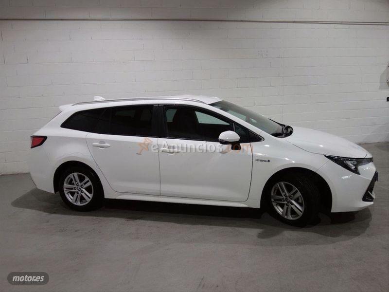 Toyota Corolla 1.8 125H ACTIVE TECH ECVT TOU SPORT de 2021 con 23.000 Km por 23.200 EUR. en Madrid