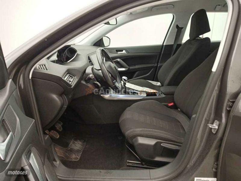 Peugeot 308 SW Allure 1.6 BlueHDI 88KW 120CV EAT6 de 2017 con 122.768 Km por 13.590 EUR. en Madrid