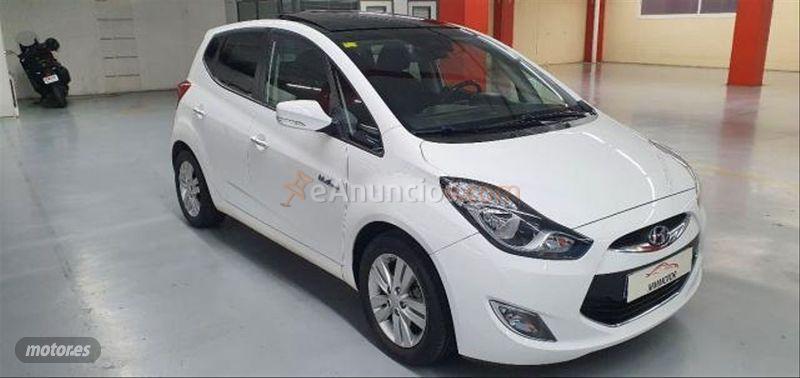 Hyundai iX20 1.6 CRDi 115 CV BlueDrive Tecno de 2015 con 40.000 Km por 12.500 EUR. en Barcelona