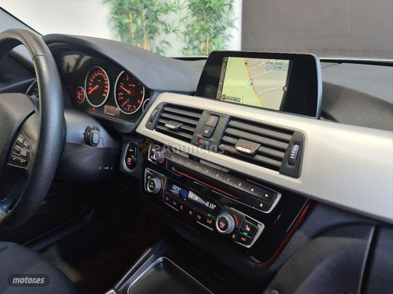 BMW Serie 3 318d xDrive Touring de 2017 con 90.000 Km por 18.300 EUR. en Sevilla