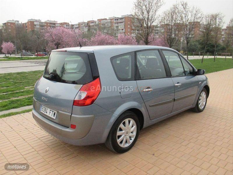 Renault Grand Scenic Luxe Dynamique 1.9dCi EU4 de 2006 con 195.000 Km por 3.750 EUR. en Madrid