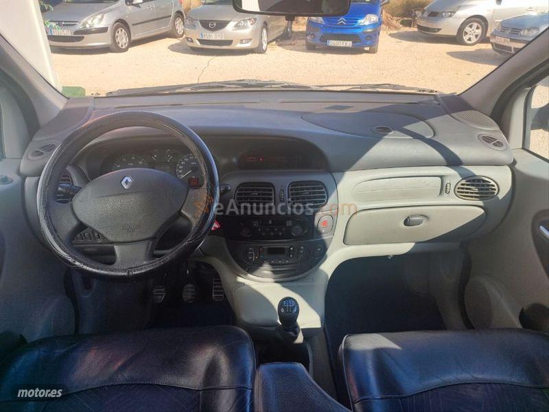 Renault Scenic CONFORT EXPRESSION 1.9DCI de 2003 con 246.000 Km por 1.790 EUR. en Alicante