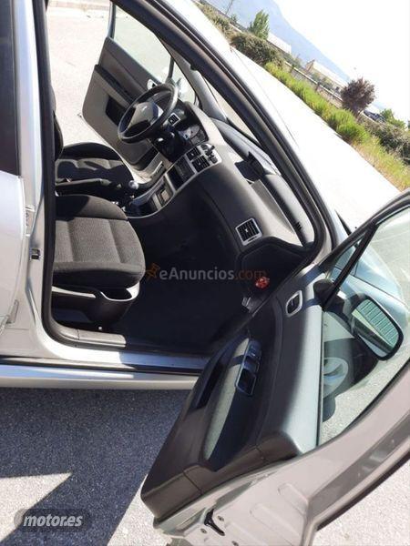 Peugeot 307 SW 1.6 HDi 110 FAP DSign de 2008 con 288.000 Km por 1.800 EUR. en Leon