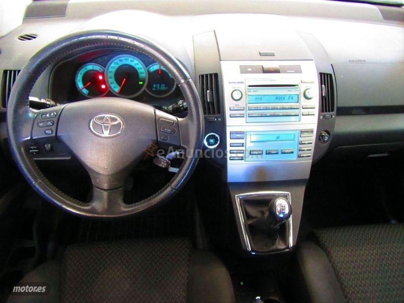 Toyota Corolla Verso 2.2 D4D 136cv Sol de 2007 con 313.834 Km por 2.400 EUR. en Toledo