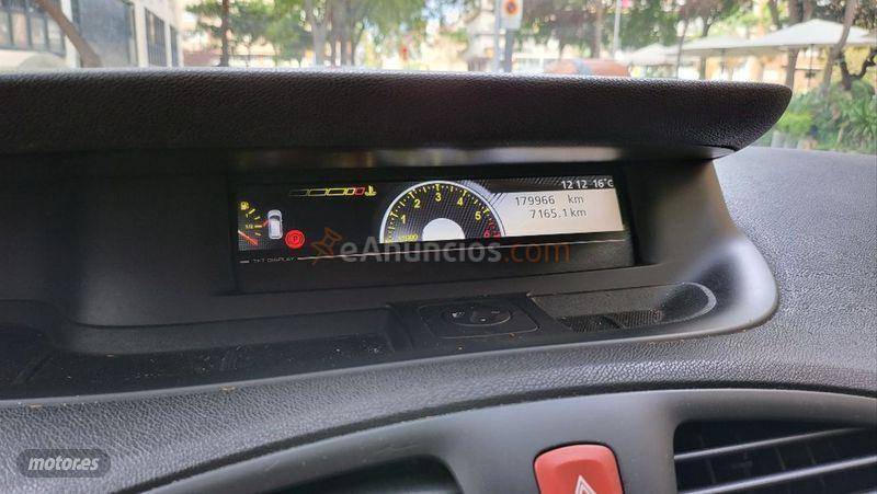 Renault Scenic Dynamique dCi 110 auto EDC de 2011 con 179.000 Km por 4.999 EUR. en Barcelona