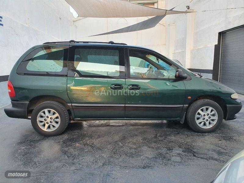 Chrysler Voyager LE 3.8 AWD de 2000 con 104.000 Km por 2.900 EUR. en Valencia