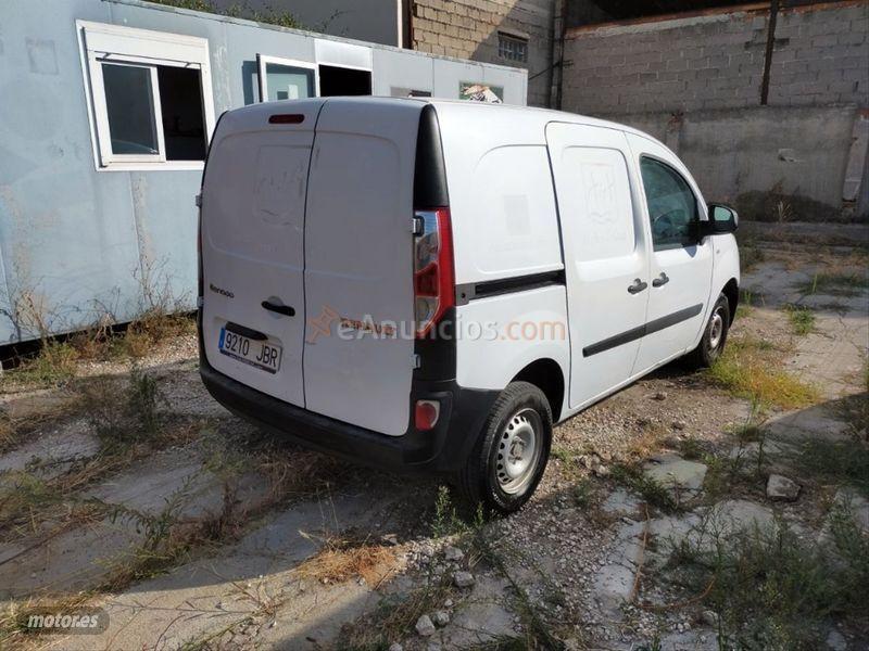 Renault Kangoo Combi Profesional M1AF dCi 75 2014 de 2015 con 150.000 Km por 5.990 EUR. en Madrid