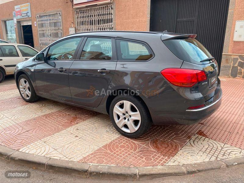 Opel Astra 1.6 CDTi SS 110 CV Business ST de 2014 con 132.309 Km por 7.900 EUR. en Almeria