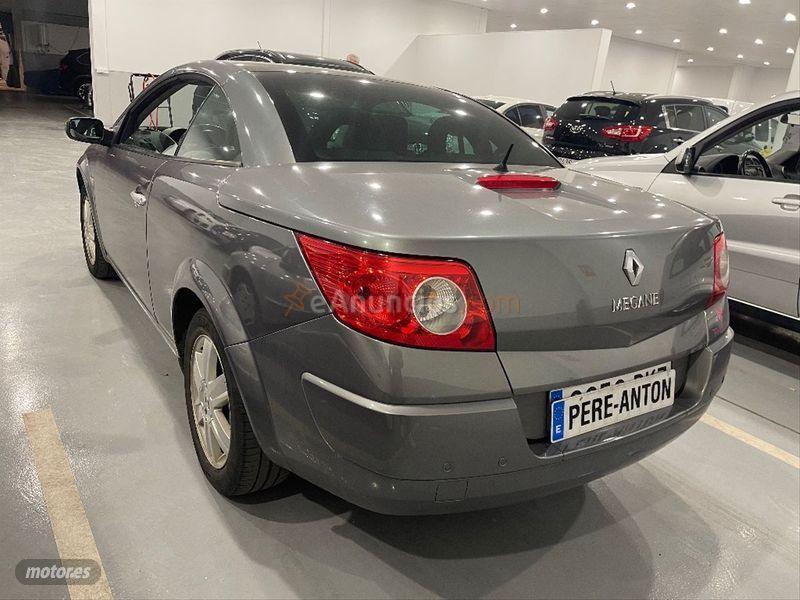 Renault Megane COUPECABR. LUXE DYNAMIQUE 1.9DCI de 2005 con 199.000 Km por 3.490 EUR. en Lleida
