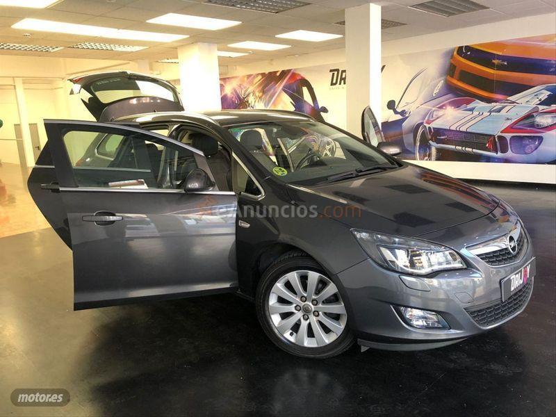 Opel Astra 1.7 CDTi 125 CV Selective ST de 2011 con 240.000 Km por 4.500 EUR. en Barcelona