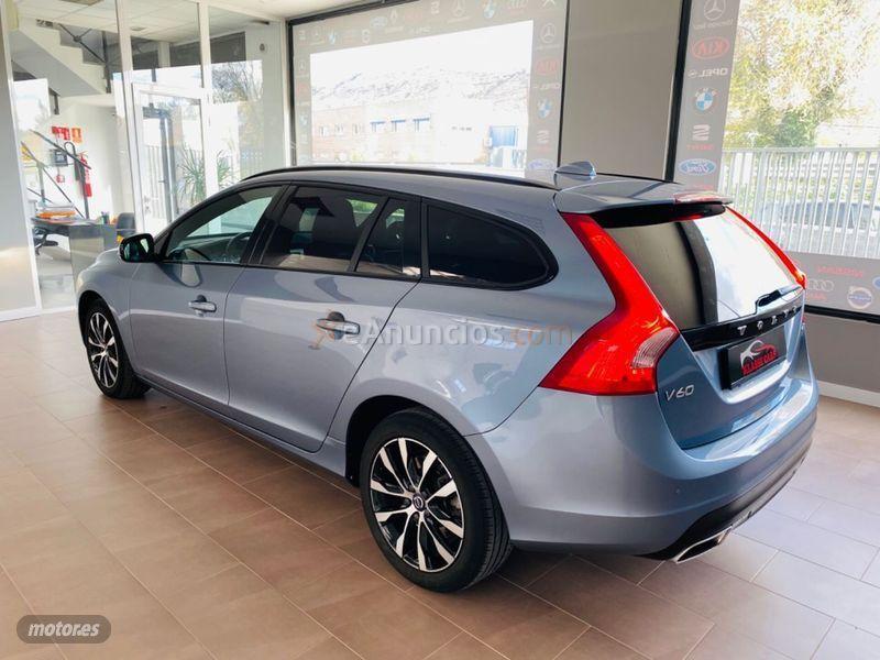 Volvo V 60 2.0 D4 Momentum de 2018 con 41.800 Km por 23.400 EUR. en Madrid
