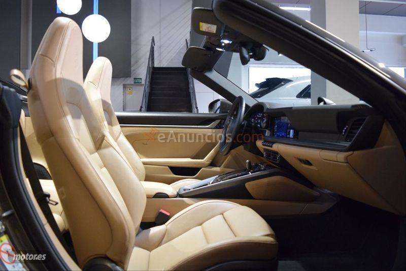 Porsche 911 Carrera 4S Cabriolet de 2021 con 4.721 Km por 183.900 EUR. en Barcelona