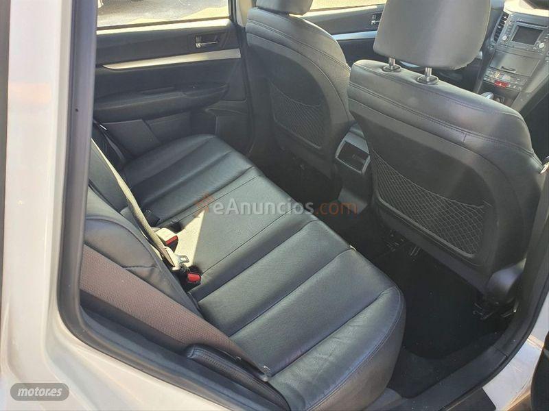 Subaru Outback 2.0 Diesel Executive Plus CVT Lineartr de 2014 con 216.480 Km por 7.900 EUR. en Cadiz