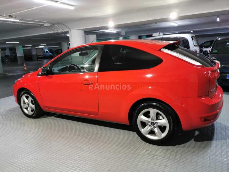 Ford Focus 1.6 Trend 100cv. Impecable Como nuevo. 