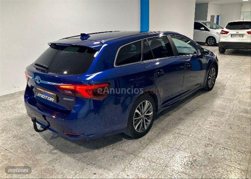 Toyota Avensis 2.0 150D EXECUTIVE TS de 2016 con 149.000 Km por 13.500 EUR. en Badajoz