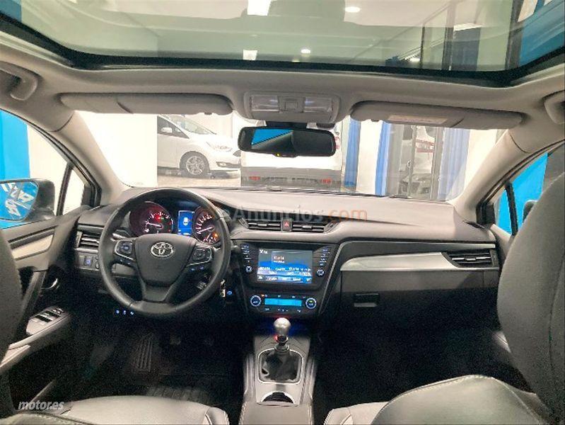 Toyota Avensis 2.0 150D EXECUTIVE TS de 2016 con 149.000 Km por 13.500 EUR. en Badajoz