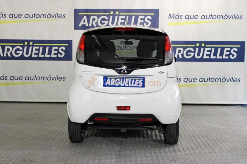 Peugeot iOn Eléctrico 