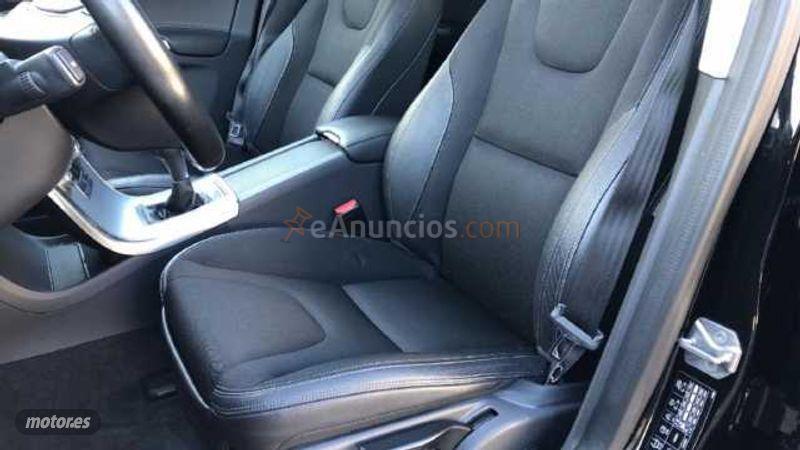 Volvo XC 60 2.0 D3 MOMENTUM 150 5P de 2017 con 99.183 Km por 26.500 EUR. en Cordoba