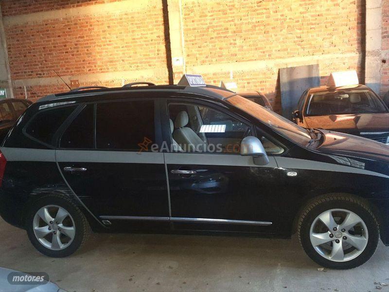 Kia Carens 2.0 CRDI VGT 140cv Emotion 5 plazas de 2008 con 267.000 Km por 4.900 EUR. en Leon