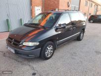 Chrysler Voyager SE 2.4 de 2000 con 170.000 Km por 1.790 EUR. en Madrid