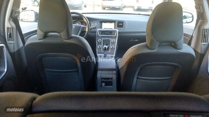 Volvo V 60 2.0 D4 Momentum de 2014 con 120.000 Km por 18.700 EUR. en Granada