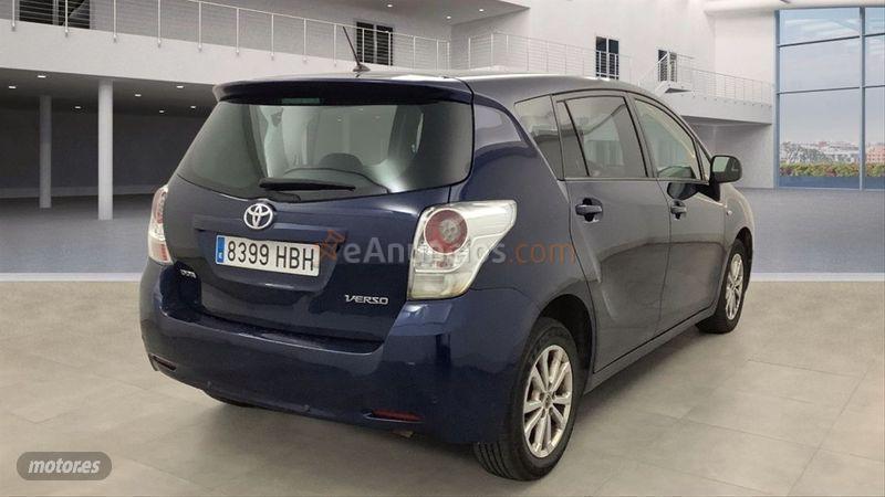 Toyota Verso 2.0 D4D Active 7pl. de 2011 con 240.000 Km por 6.300 EUR. en Madrid
