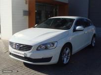 Volvo V 60 2.0 D3 Momentum de 2016 con 43.700 Km por 20.600 EUR. en Barcelona