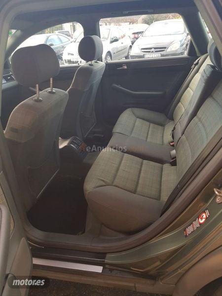 Audi Allroad Quattro 2.5TDI quattro de 2002 con 330.000 Km por 3.300 EUR. en La Coruna