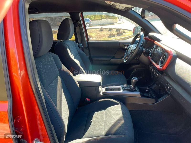 Toyota Hilux 2.4 D4D Cabina Doble VXL AT de 2017 con 99.200 Km por 49.990 EUR. en Ciudad Real