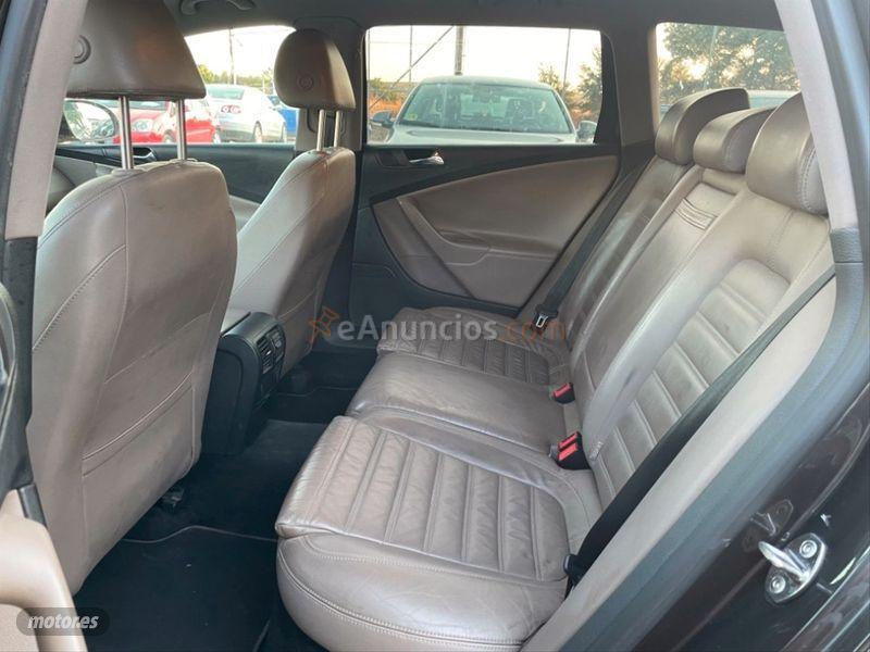Volkswagen Passat Variant 2.0 TDI 140cv Highline de 2007 con 352.000 Km por 3.600 EUR. en Sevilla