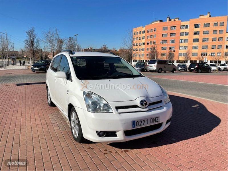 Toyota Corolla Verso 2.0 D4D Sol de 2005 con 340.000 Km por 2.600 EUR. en Madrid