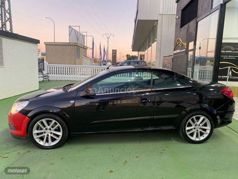 Opel Astra Twin Top 1.9 CDTi Cosmo de 2007 con 219.000 Km por 1.800 EUR. en Albacete