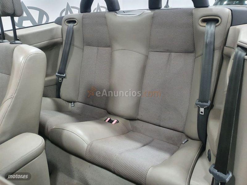 Renault Megane Coupecabr. Luxe Priv. 2.0T 16v 165CV de 2005 con 87.000 Km por 4.500 EUR. en Valencia