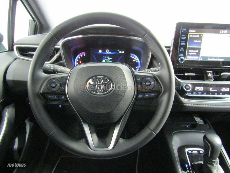 Toyota Corolla 1.8 125H ACTIVE TECH ECVT TOU SPORT de 2021 con 7.648 Km por 21.990 EUR. en Valladolid