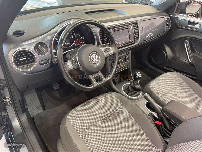 Volkswagen Beetle Cabrio Design 2.0 TDI 110CV BMT de 2016 con 63.000 Km por 21.900 EUR. en Alicante