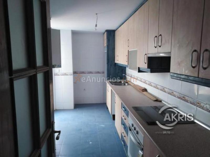 Piso de 2 dormitorios con patio , en Azucaica