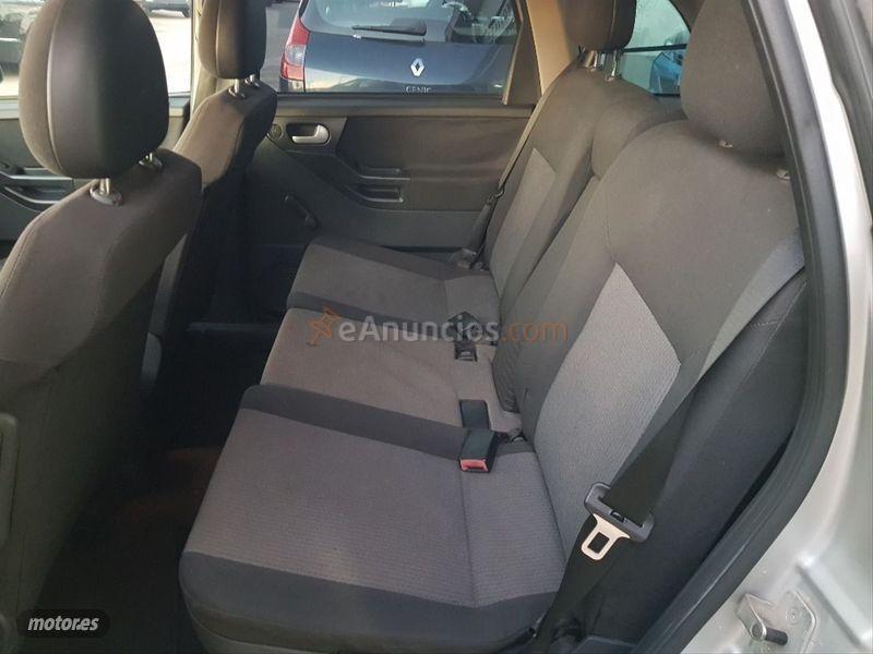 Opel Meriva Essentia 1.7 DTI de 2005 con 128.000 Km por 1.999 EUR. en Sevilla