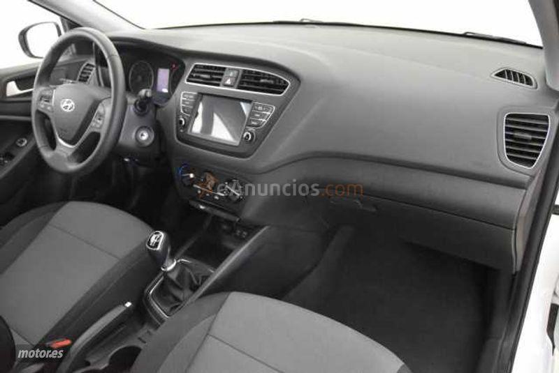 Hyundai i20 I20 FL 5P TGDI 1.0 100CV ESSENCE LE de 2020 con 4.596 Km por 12.500 EUR. en Granada