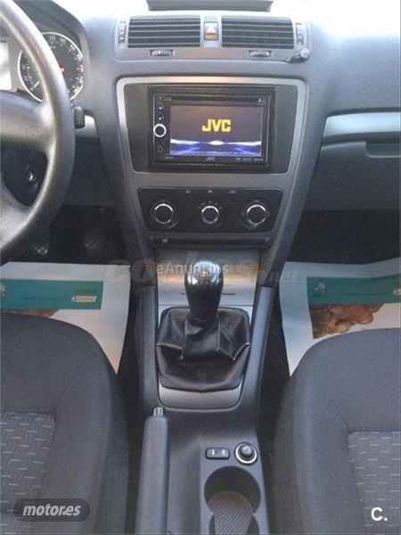 Skoda Octavia Combi 1.6 TDI CR 105cv Ambition de 2013 con 258.000 Km por 6.490 EUR. en Vizcaya