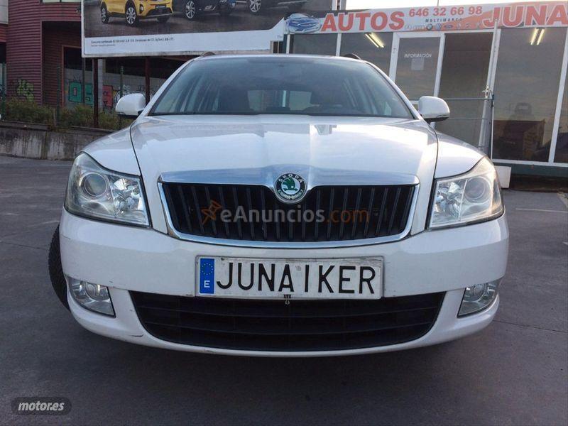 Skoda Octavia Combi 1.6 TDI CR 105cv Ambition de 2013 con 258.000 Km por 6.490 EUR. en Vizcaya