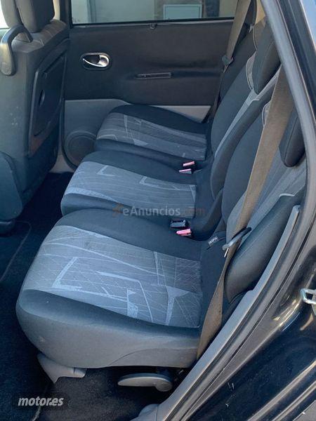 Renault Scenic CONFORT AUTHENTIQUE 1.5DCI80 de 2004 con 198.000 Km por 2.900 EUR. en Barcelona