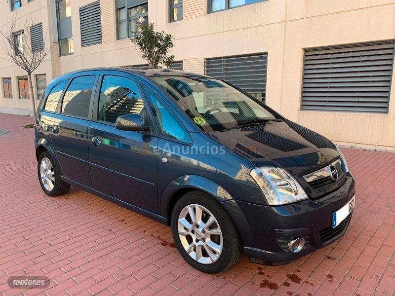 Opel Meriva 1.7 CDTi Cosmo de 2010 con 218.874 Km por 3.599 EUR. en Madrid