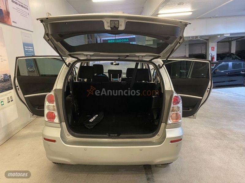 Toyota Corolla Verso 2.2 D4D 136 CV Sol de 2008 con 65.000 Km por 7.500 EUR. en Madrid