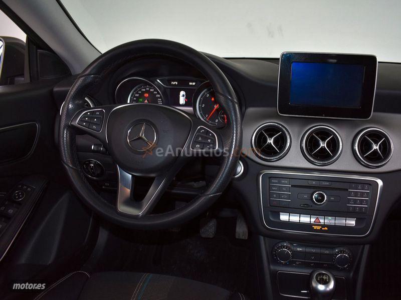 Mercedes Clase CLA CLA 200 d Shooting Brake de 2017 con 121.794 Km por 20.620 EUR. en Alicante