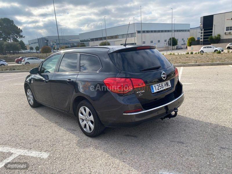 Opel Astra 1.7 CDTi SS 130 CV Sportive ST de 2014 con 123.000 Km por 7.900 EUR. en Alicante