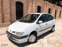 Renault Megane SCENIC RXE 1.6 16V de 1999 con 240.000 Km por 990 EUR. en Valladolid