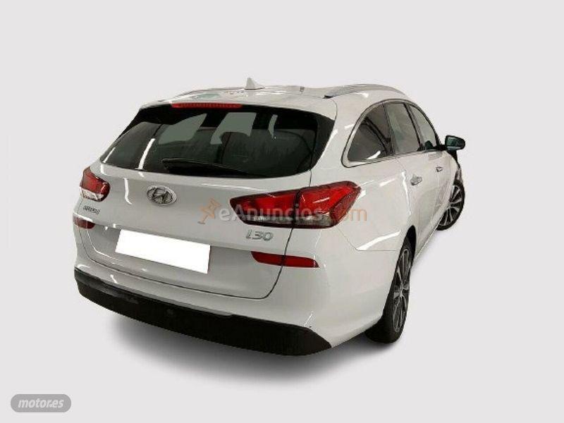 Hyundai i30 CW 1.6 CRDi 81kW 110CV Tecno de 2018 con 62.000 Km por 16.550 EUR. en Madrid