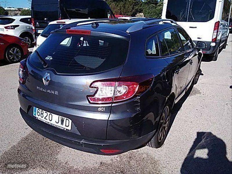 Renault Megane Sp. Tourer Bose En. dCi 81kW 110CV de 2017 con 159.000 Km por 9.900 EUR. en Navarra