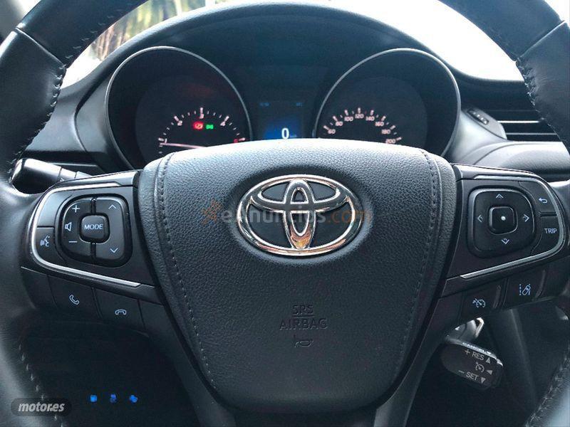 Toyota Avensis 2.0 150D ADVANCE TS de 2015 con 125.000 Km por 13.950 EUR. en Asturias